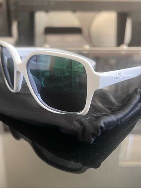 Oakley Brand NEW Proxy Sunglasses OO9312-07 141 - Polished White/Jade Iridium
